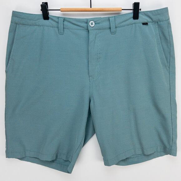 TravisMathew Golf Shorts Men’s 38 Blue-Green Stretch Moisture-Wicking Summer - Picture 1 of 12